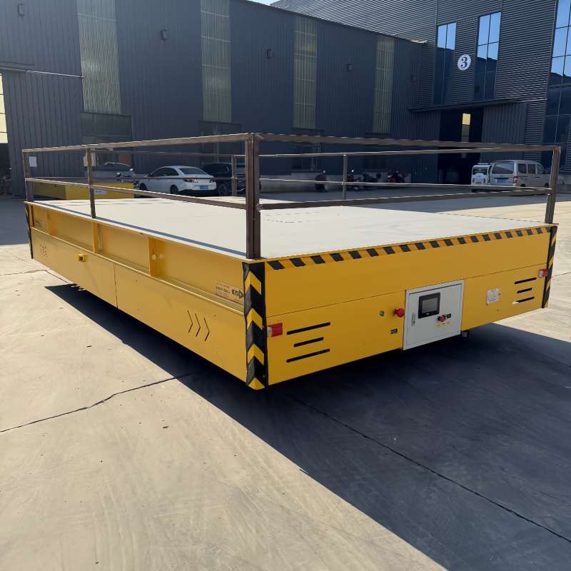 Trackless omnidirectional vehicle