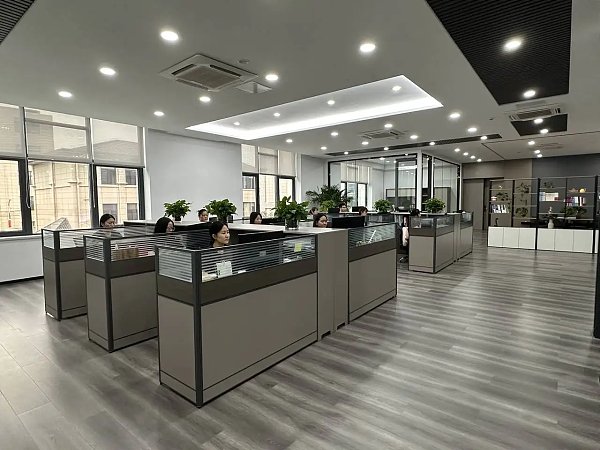 9U5(F4~ZKSF`VV%KK}E)W]4