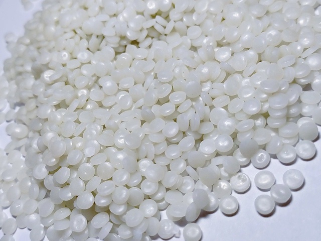What are plastic particles and what are their uses?