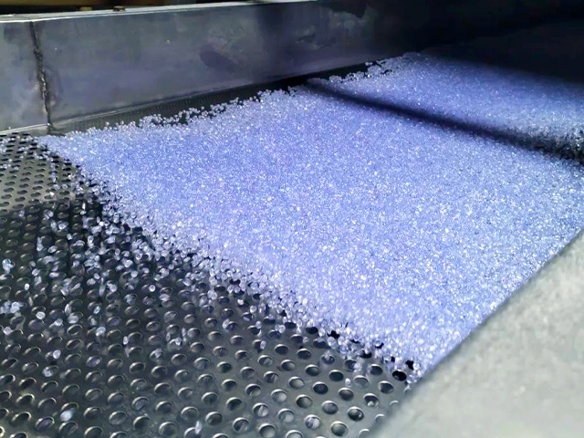 Plastic products are injection molded using plastic particles, so how are plastic particles manufactured?