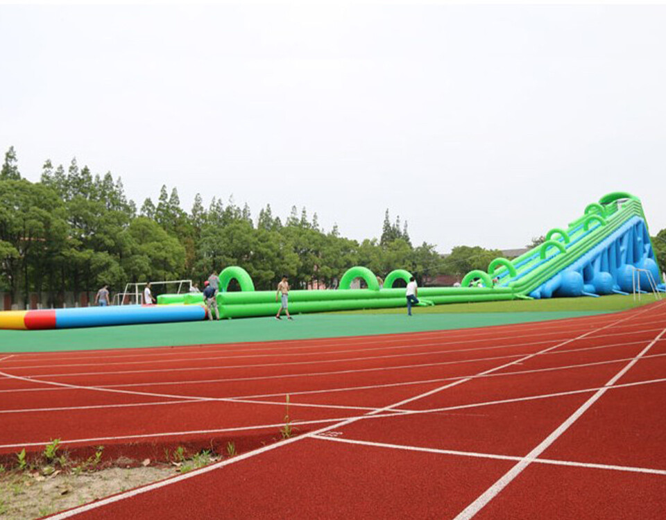 Giant inflatable slide-1