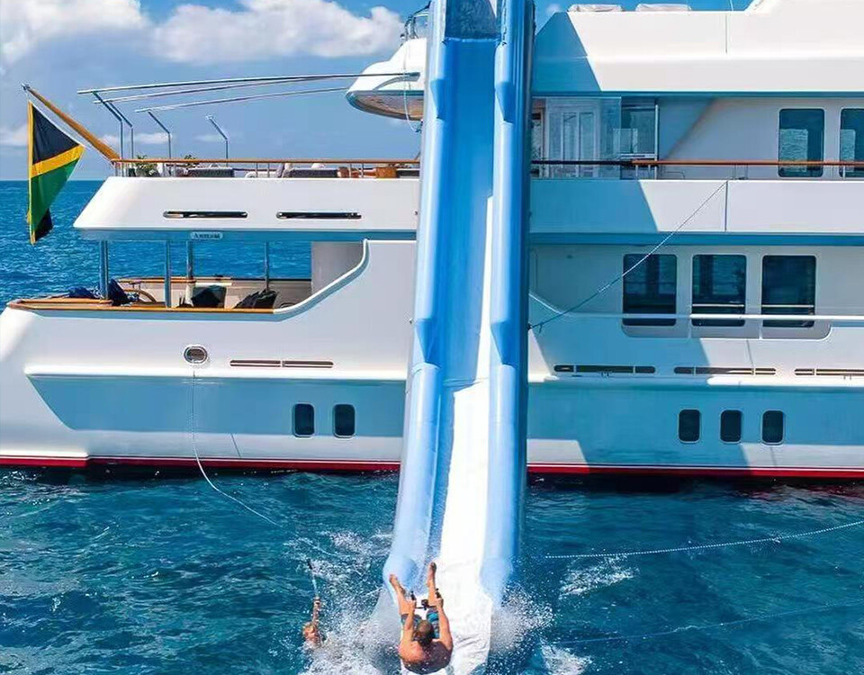 Yacht inflatable slide