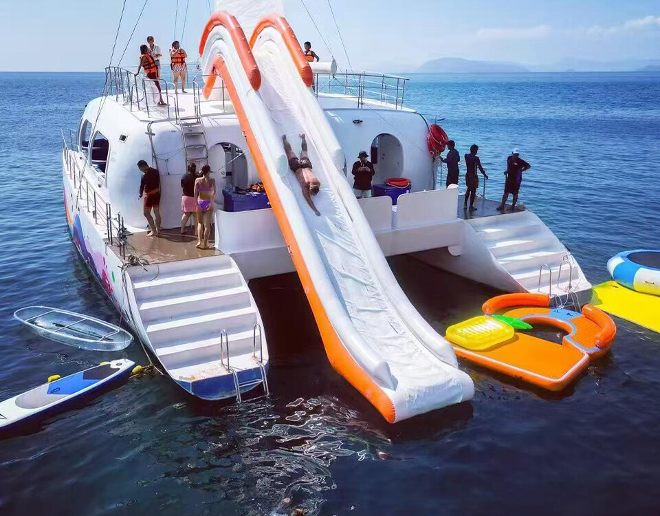 Yacht inflatable slide