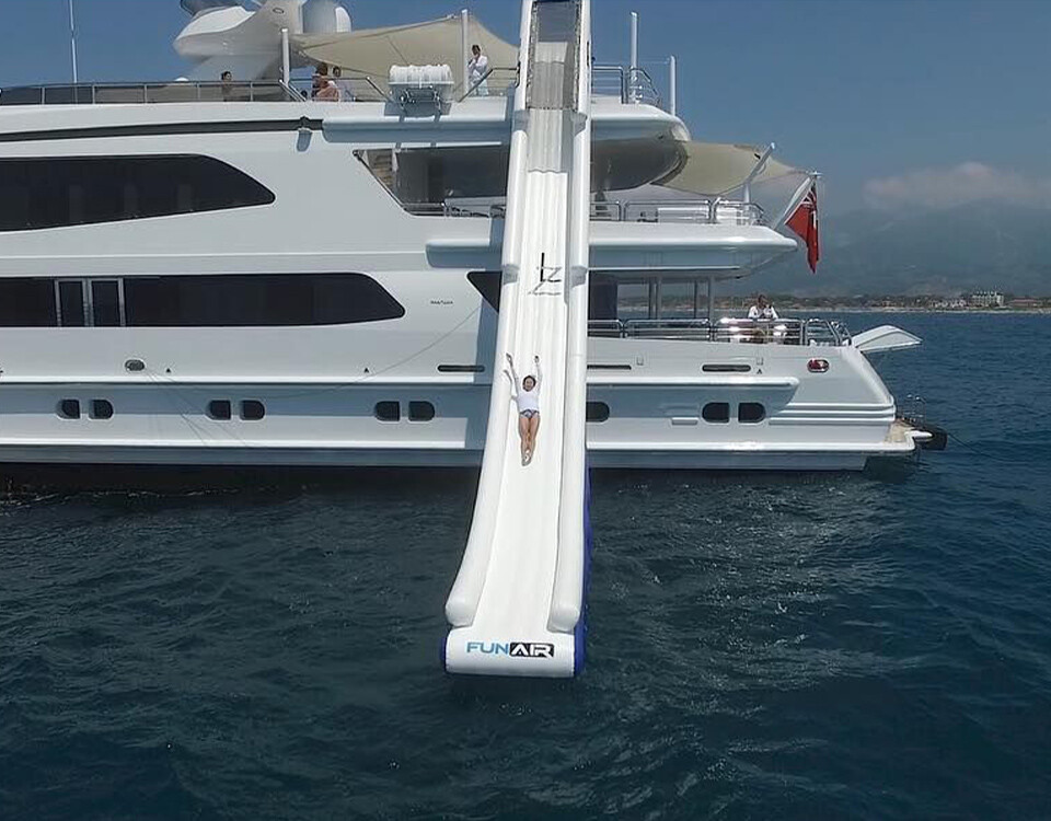 Yacht inflatable slide