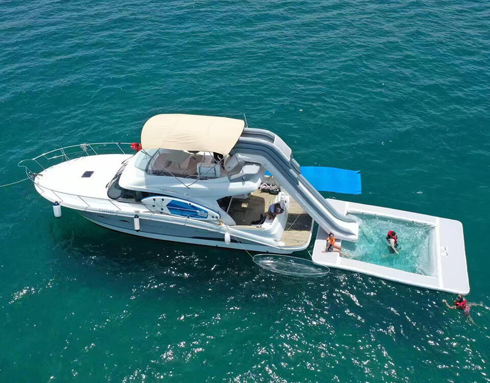 Yacht inflatable slide