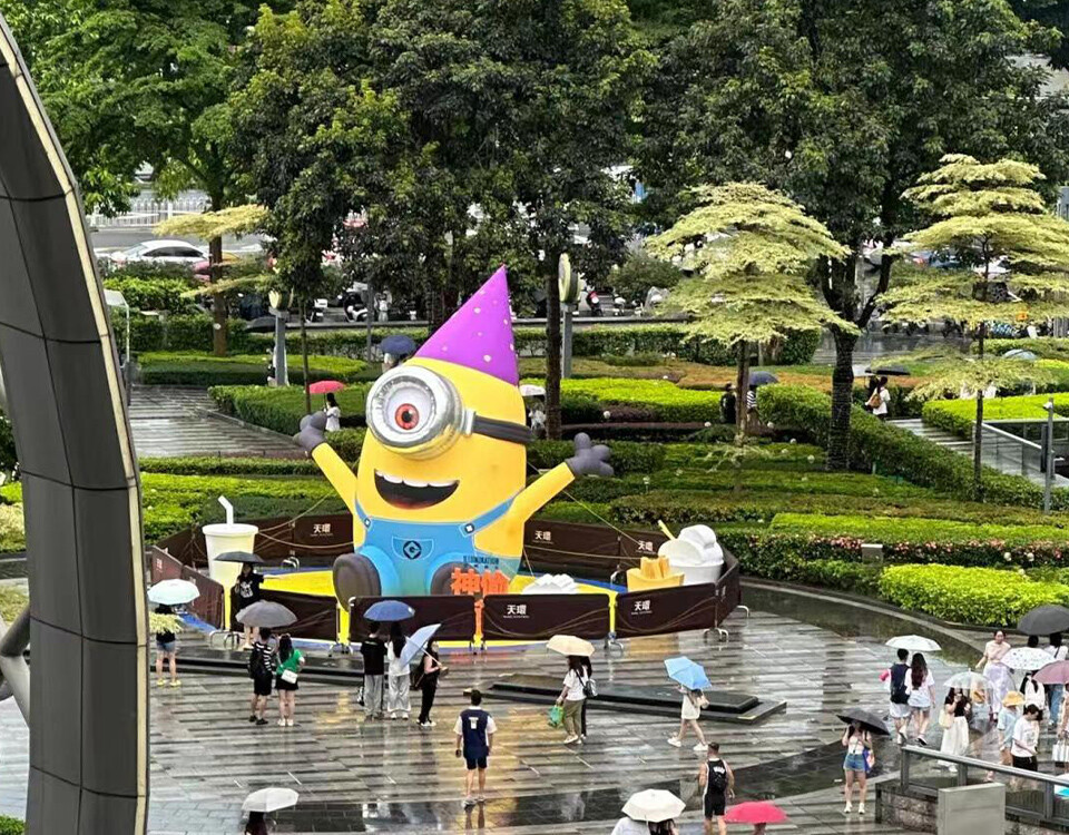 Inﬂatable Visual Merchandising Items-2