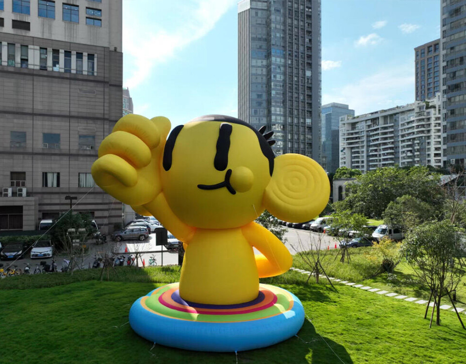 Inﬂatable Visual Merchandising Items-1