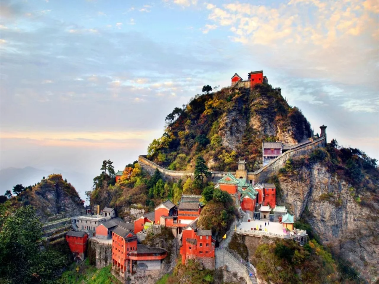 Xiangyang + Danjiangkou + Wudang Mountain + Shennongjia 7-Day Tour