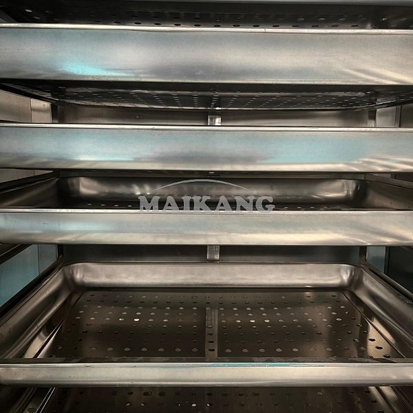 The steam cabinet trays are made of stainless steel 304, which is durable and sturdy, and meet food-grade hygiene standards.
