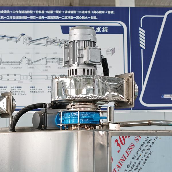 The fan in a pressure steam cabinet circulates steam for even heating, faster cooking, and better food quality, especially in multi-layer or large-capacity use.