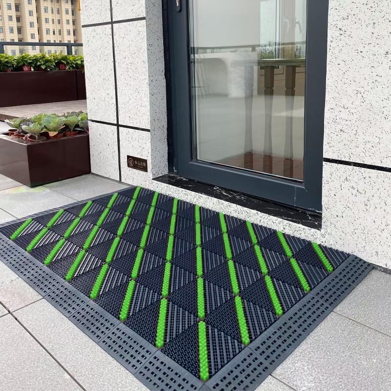 Three-in-one floor mat