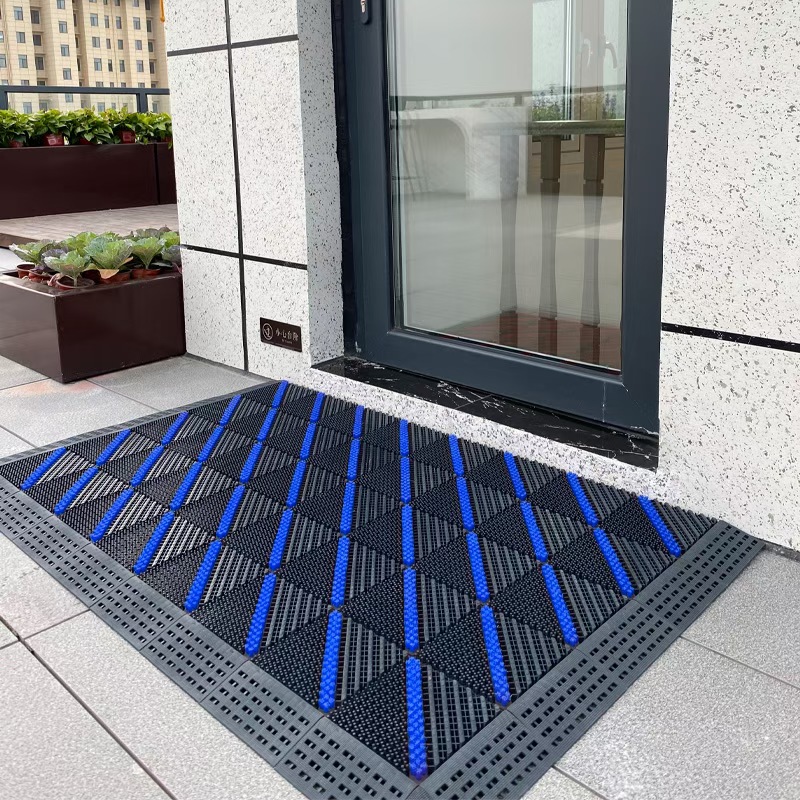 Three-in-one floor mat