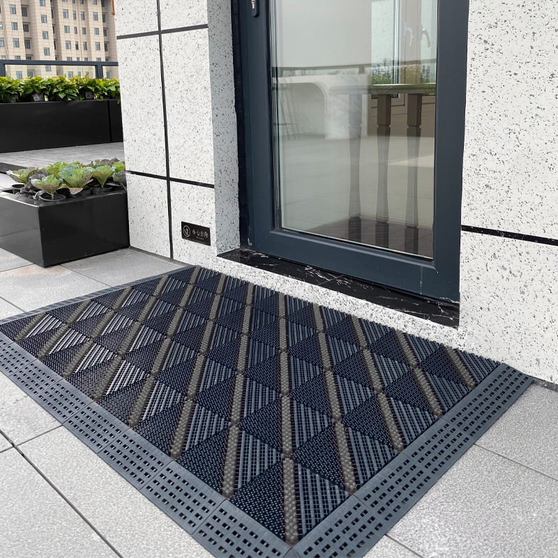 Three-in-one floor mat