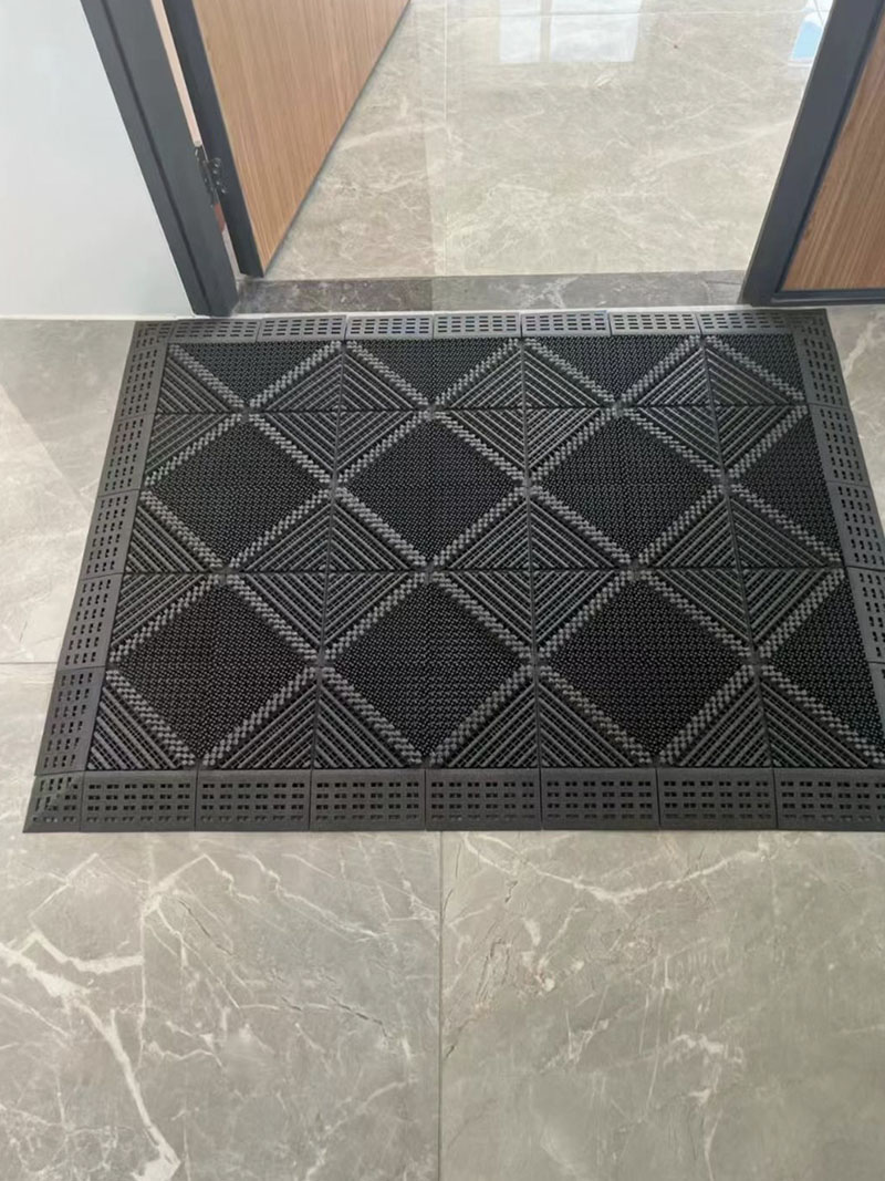 Three-in-one floor mat