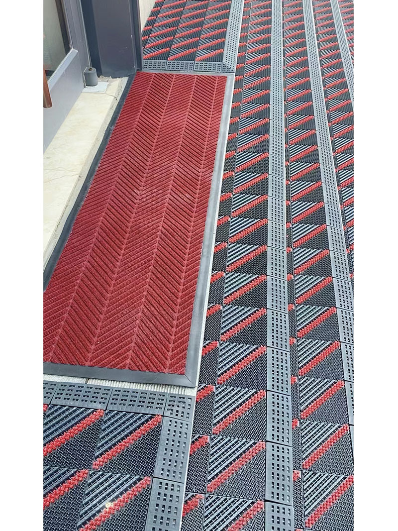 Three-in-one floor mat