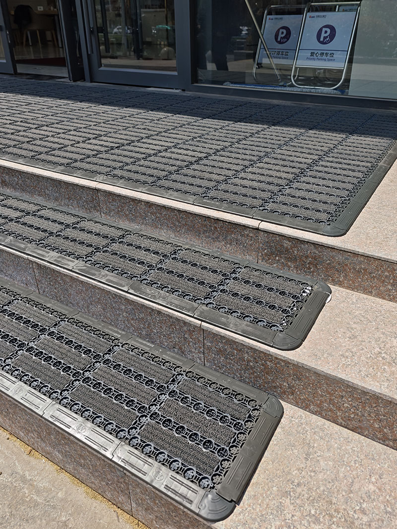 Three carpet dust-removing floor MATS