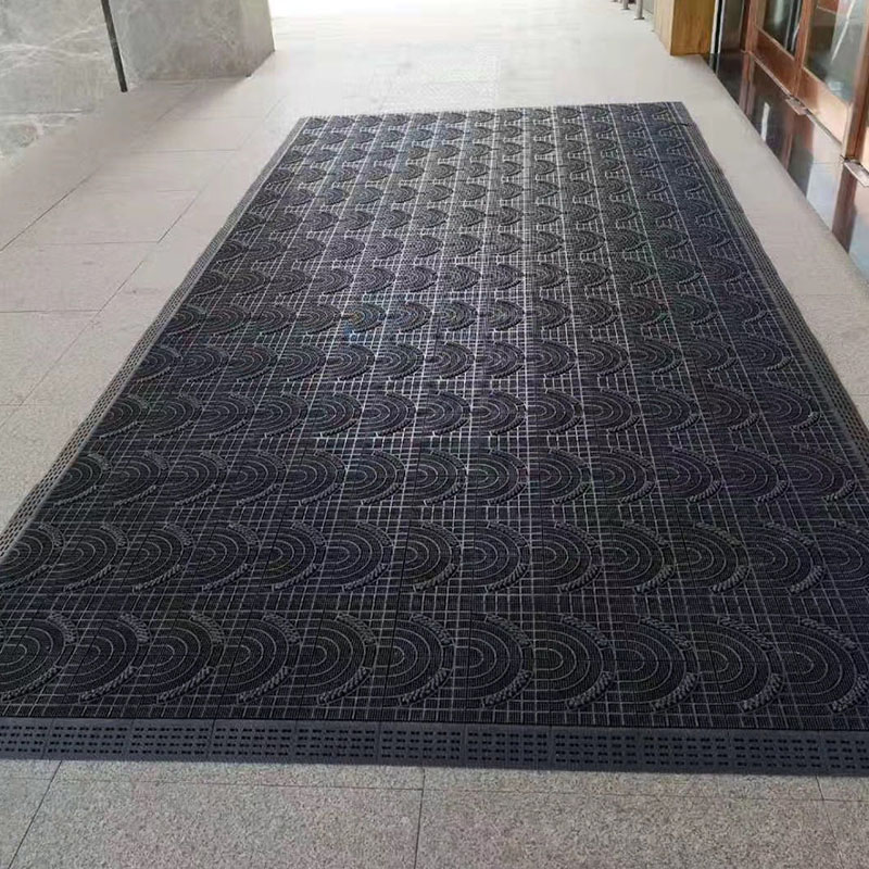 Circular spliced floor mat