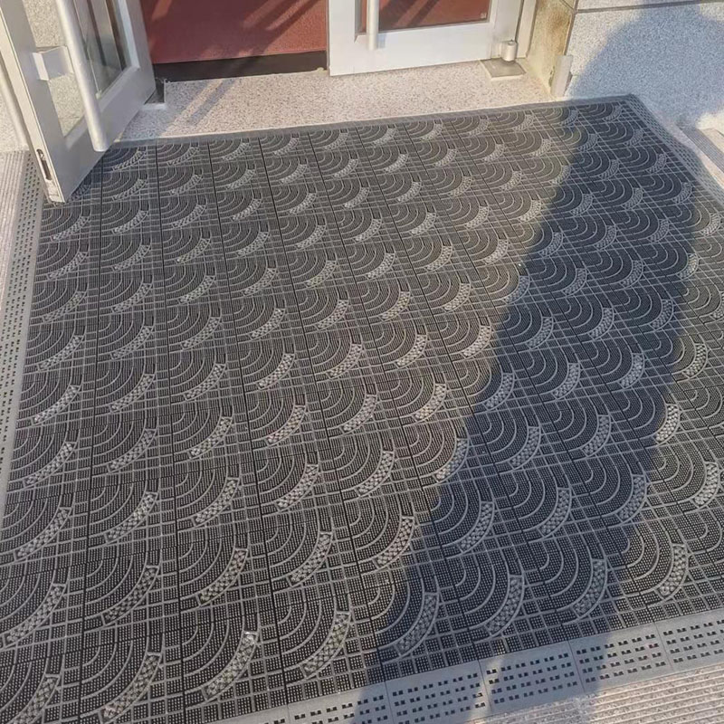 Circular spliced floor mat