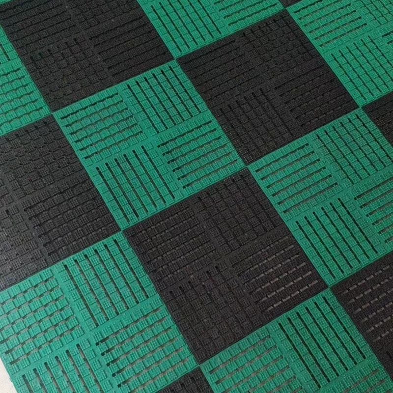 Four-grid anti-slip mat