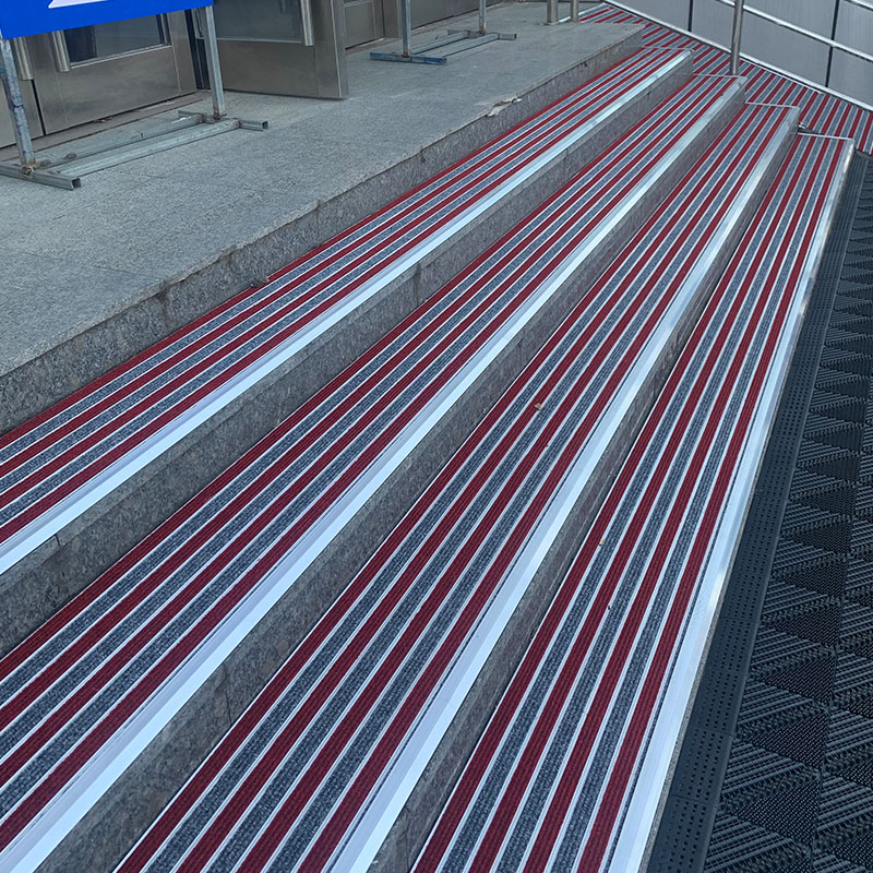 Flat-laid aluminum alloy