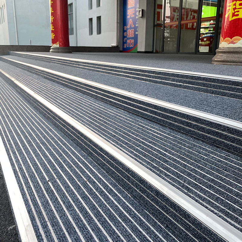 Flat-laid aluminum alloy