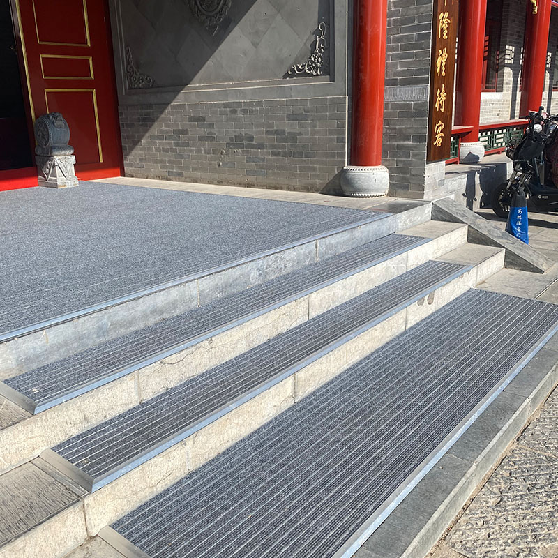 Flat-laid aluminum alloy