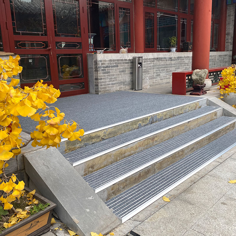 Flat-laid aluminum alloy