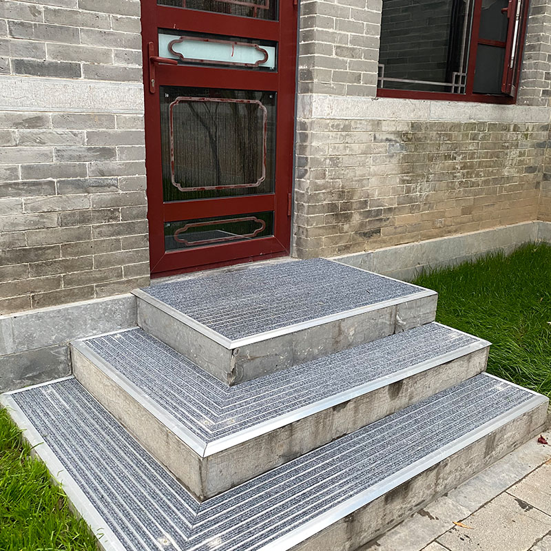 Flat-laid aluminum alloy