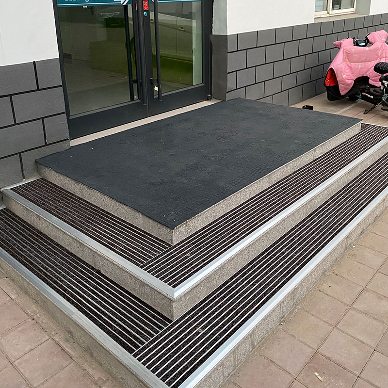 Flat-laid aluminum alloy