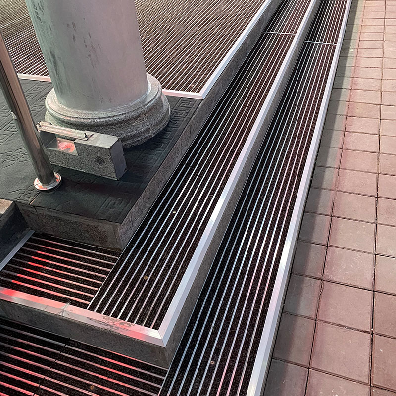 Flat-laid aluminum alloy