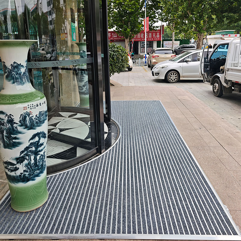 Flat-laid aluminum alloy