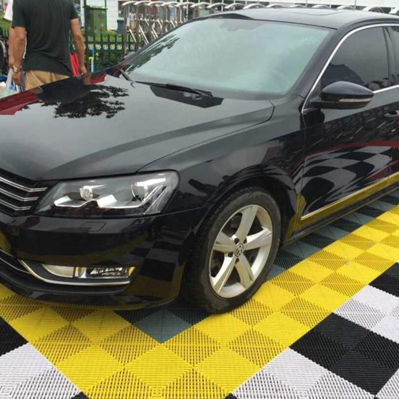 2-centimeter-thick grille