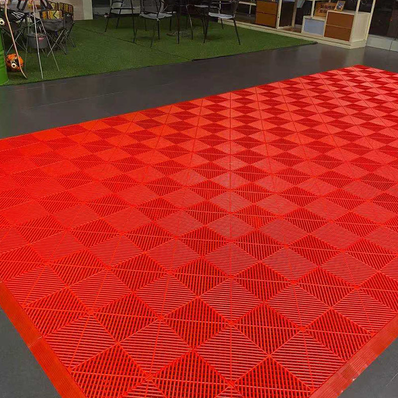 2-centimeter-thick grille