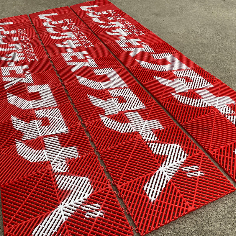 2-centimeter-thick grille