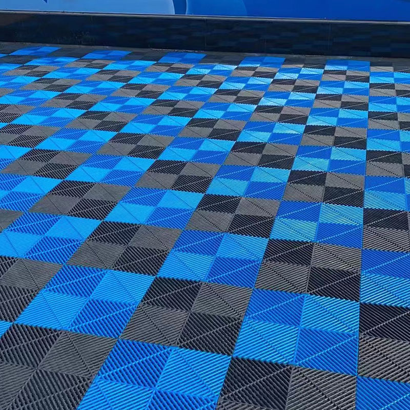 2-centimeter-thick grille