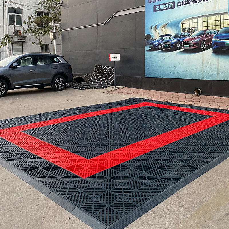 3-centimeter-thick grille