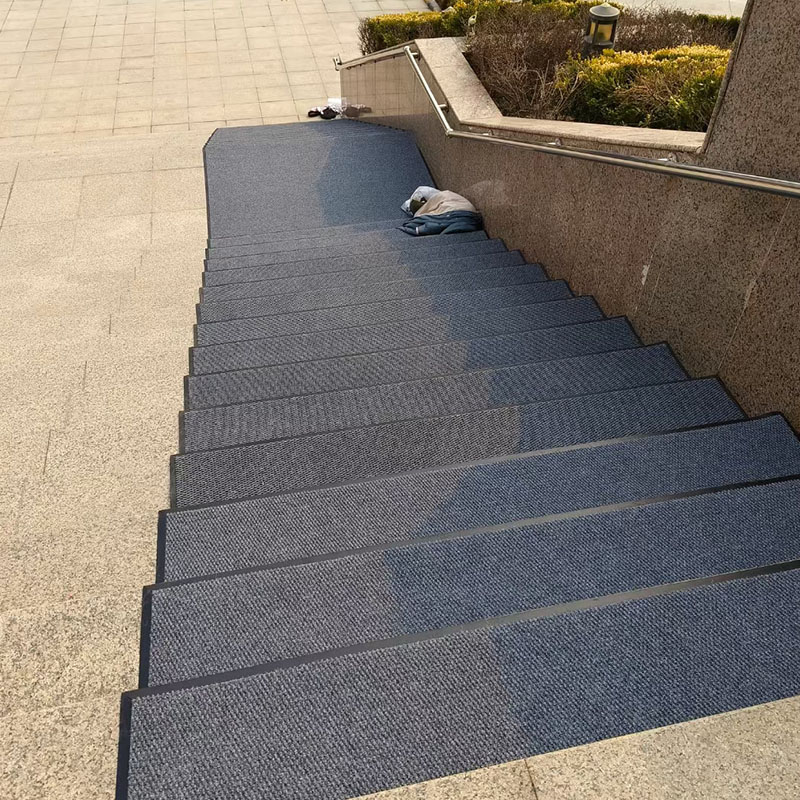 Pineapple patterned carpet