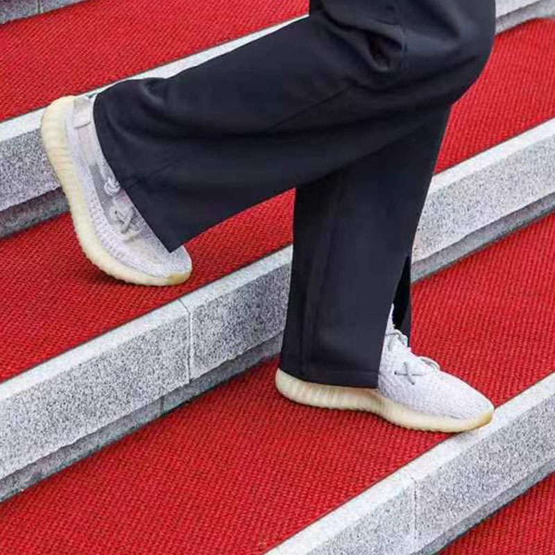 Pineapple patterned carpet