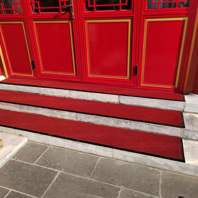 Pineapple patterned carpet