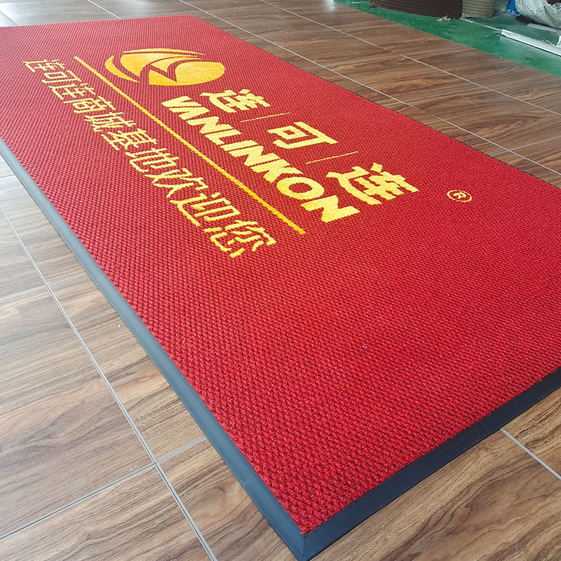 Pineapple patterned carpet