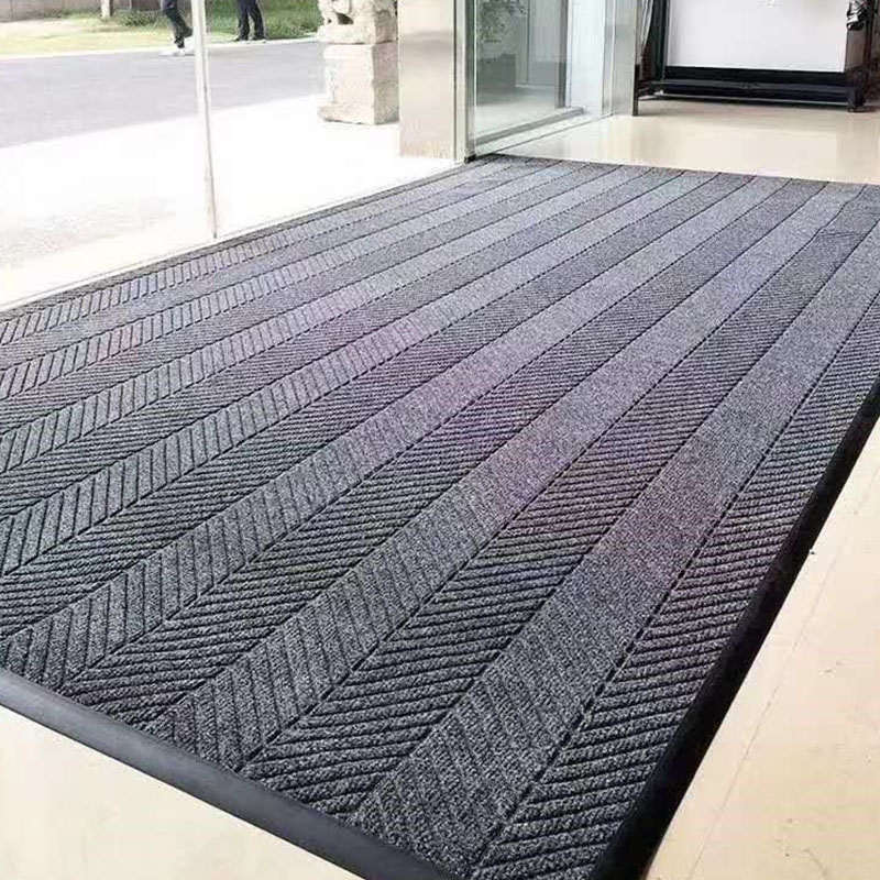 Tire-patterned carpet
