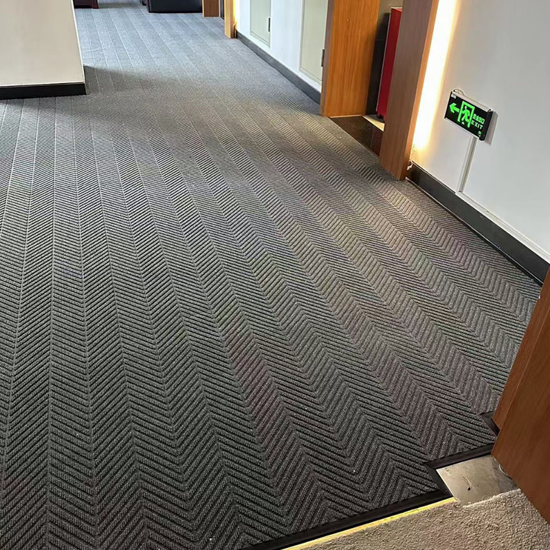 Tire-patterned carpet
