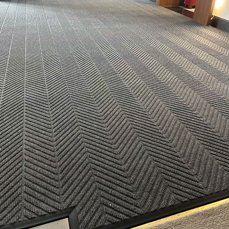 Tire-patterned carpet
