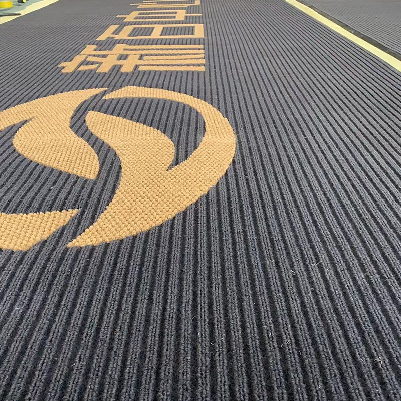 Three-striped carpet