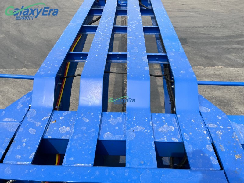 Skeletal Trailer vs Flatbed: Which Performs Better for Heavy Loads?