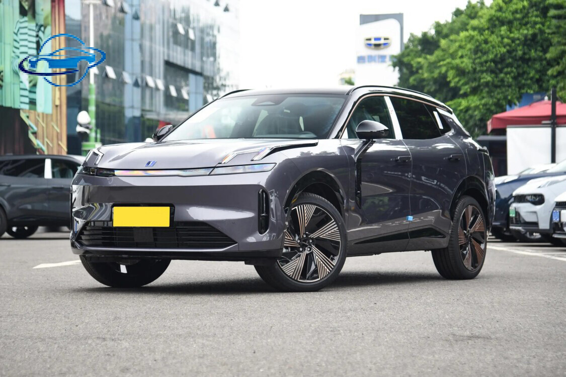 Lynk & Co 08 EM-P