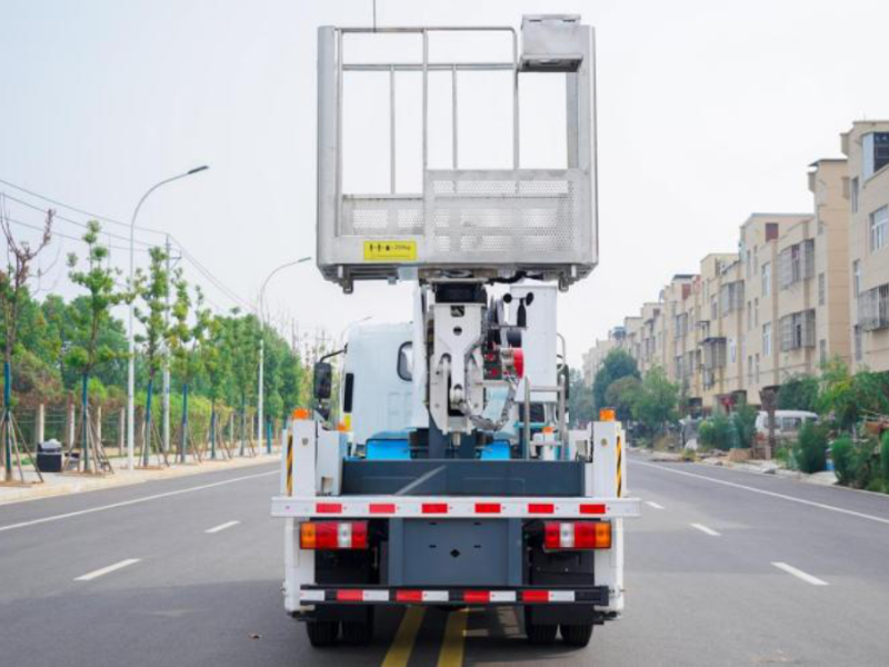 Isuzu 24-meter aerial work vehicle
