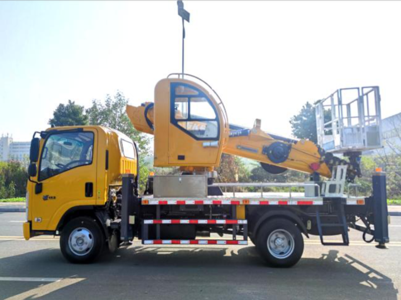 Isuzu 28-meter aerial work vehicle