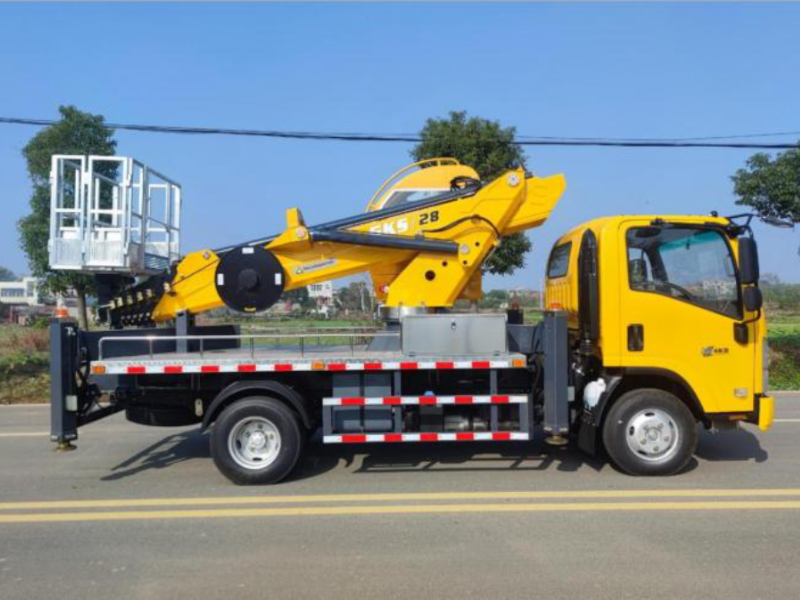 Isuzu 28-meter aerial work vehicle