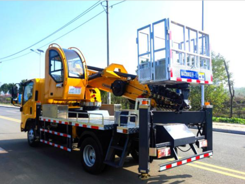 Isuzu 28-meter aerial work vehicle